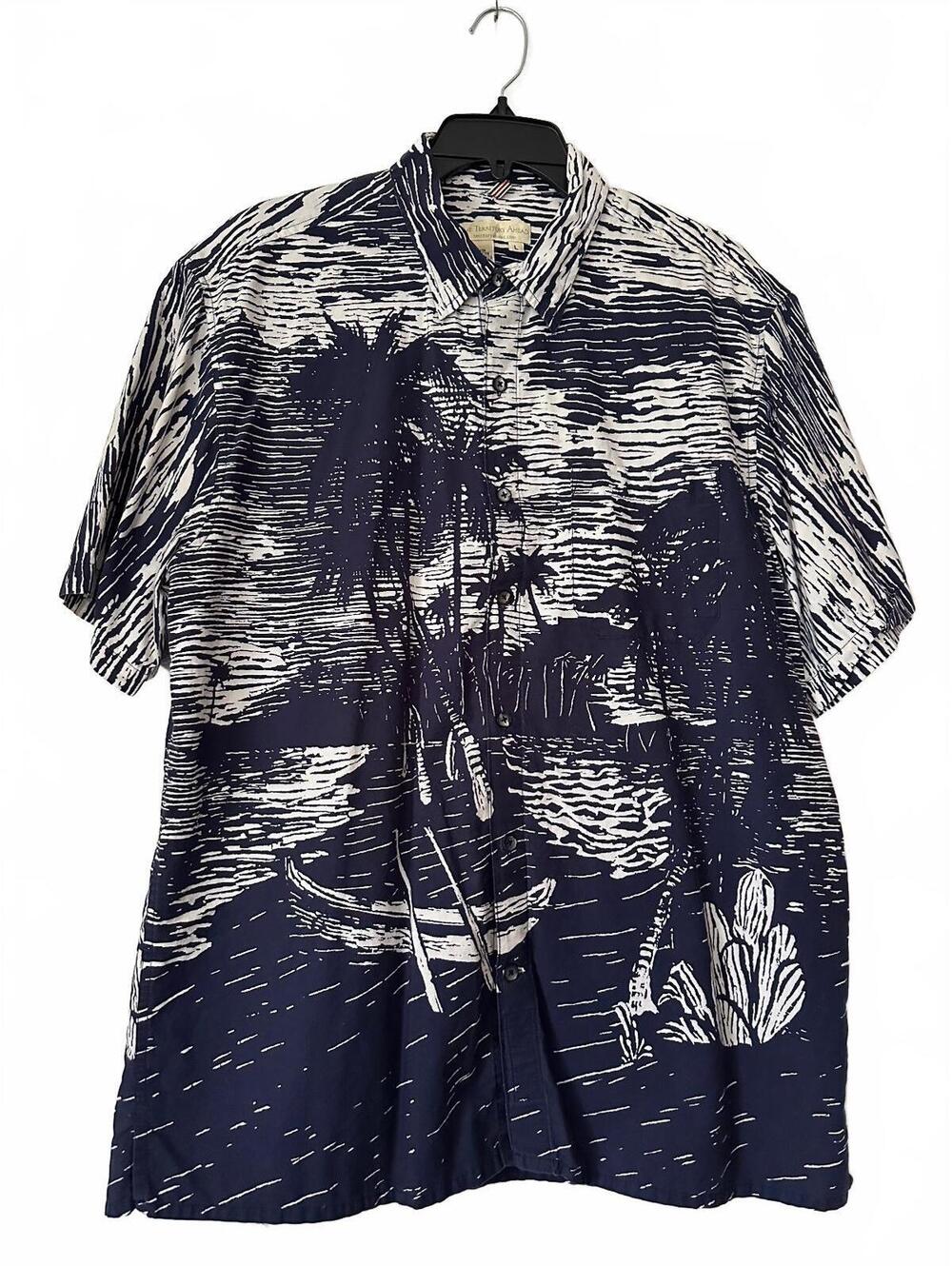 The Territory Ahead Navy Short Sleeve Button Front Shirt L